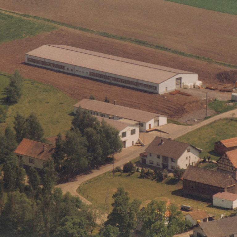 1989 Die dritte Produktionshalle in Herbstein wird errichtet  